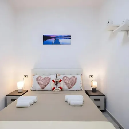 Seaside Retreat In Apartment